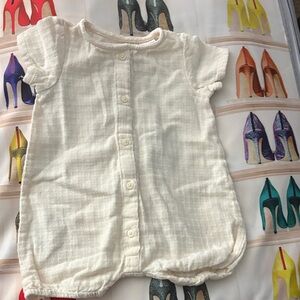 Baby Girls' Cream Button-Front Cotton romper zara
